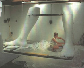 sculpture-enlargement-damien-hirst-virgin-mother-image3pv